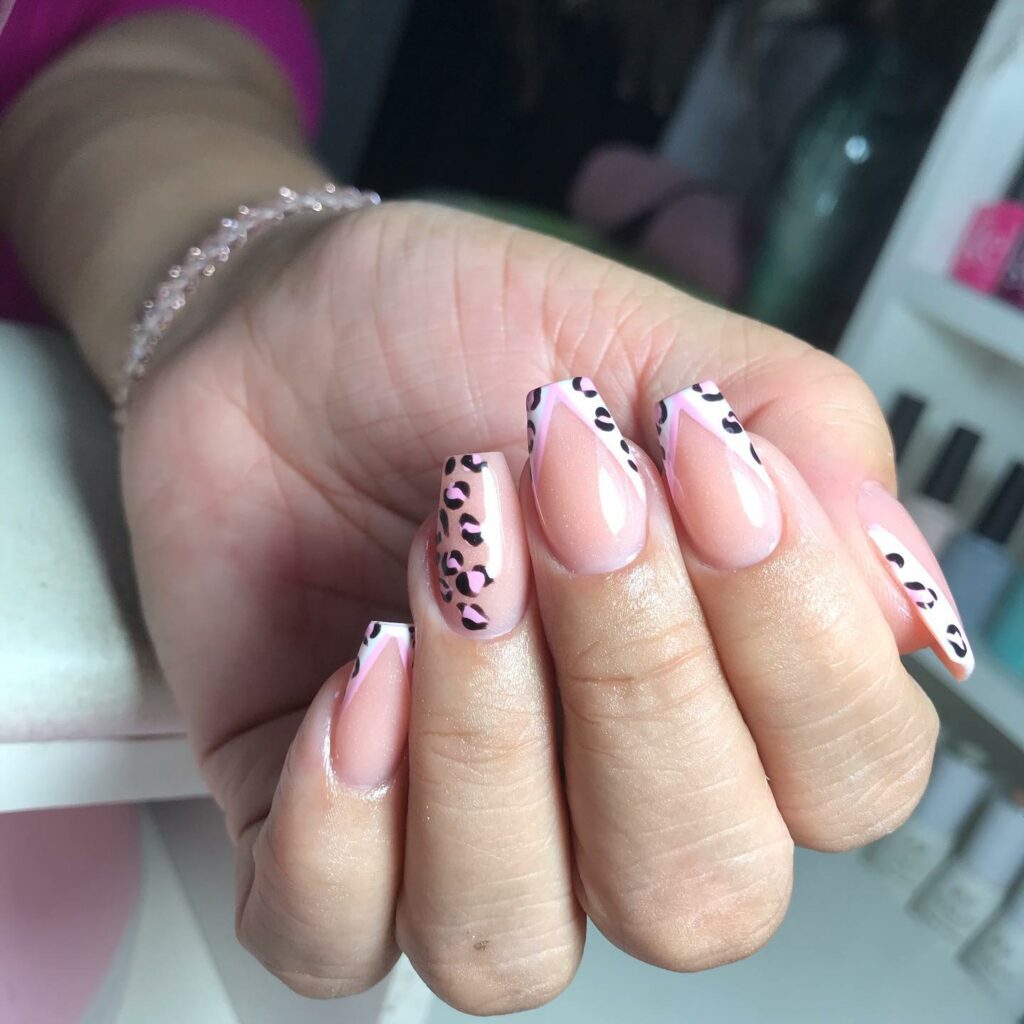 Clear Pink Nail With Animal Pattern