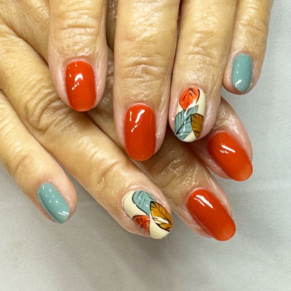 Duo-color Leaf Nails