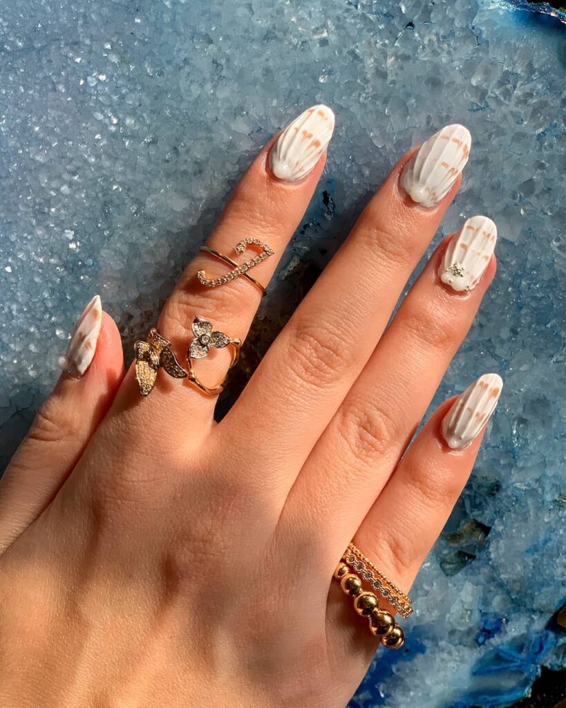 3D Seashell Nails