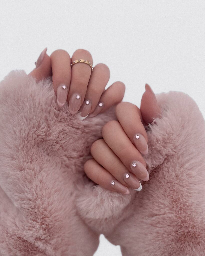 Link Pink Nails with Pearls