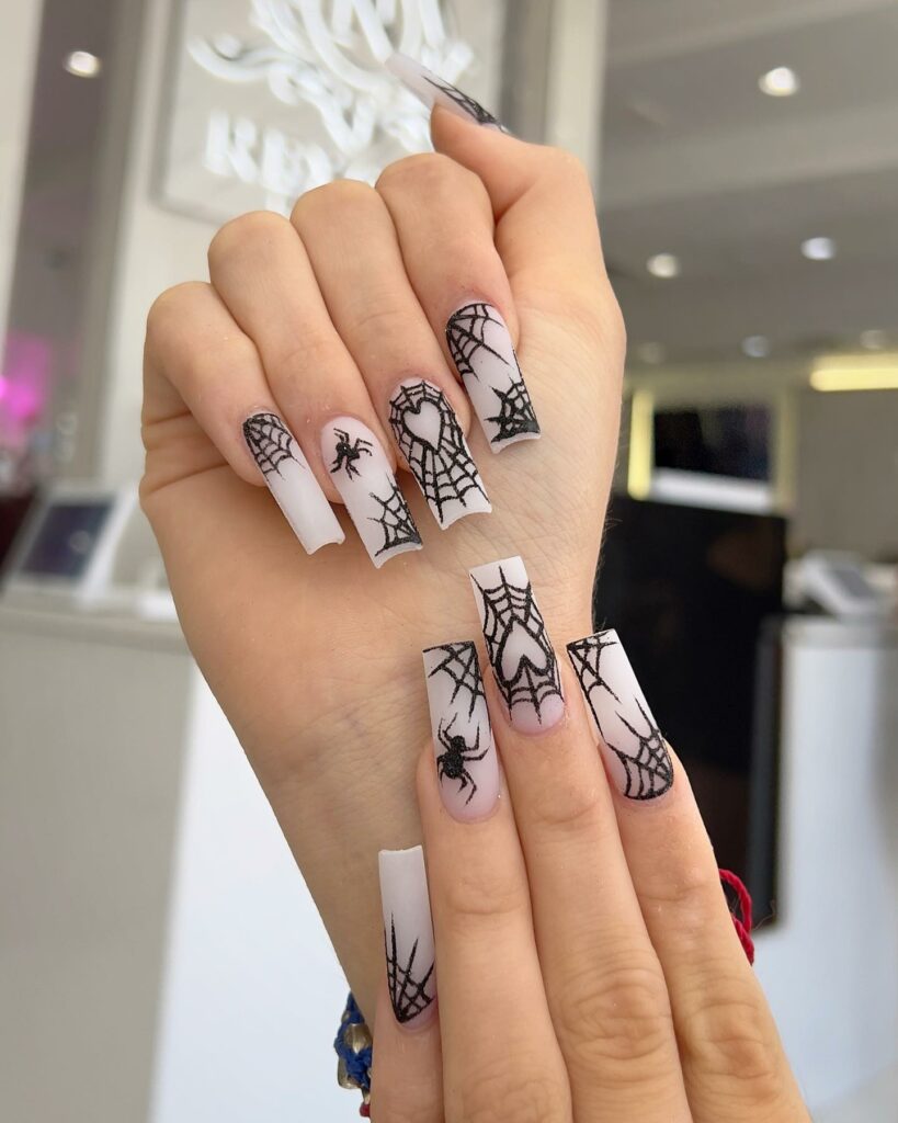 Comic spider web nails