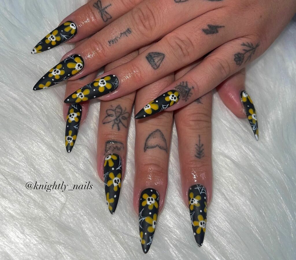 Floral spider web nails