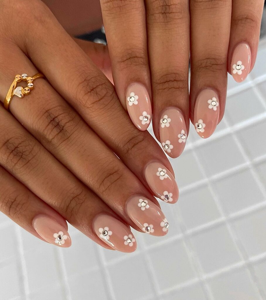 Floral white short nail