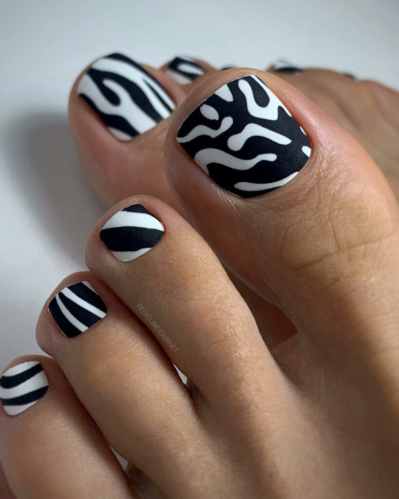 Abstract Toe Nails