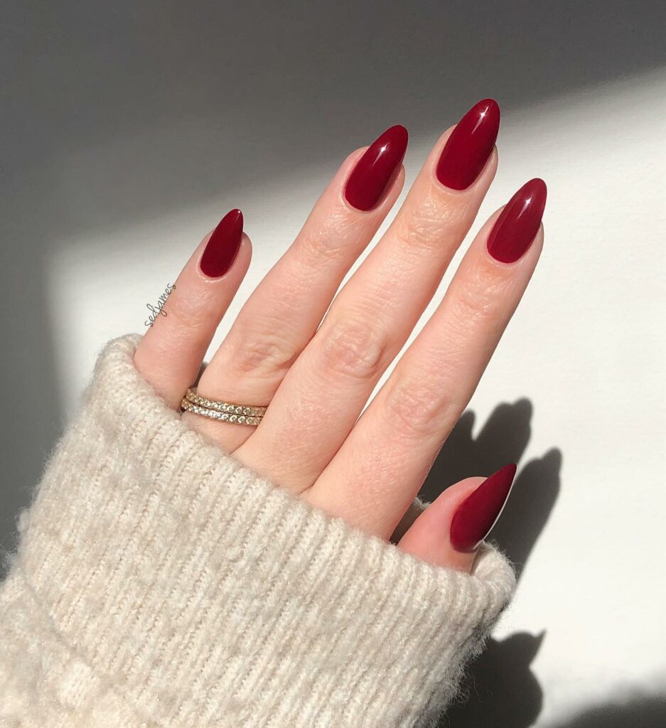 High-Gloss Classic Red Nails