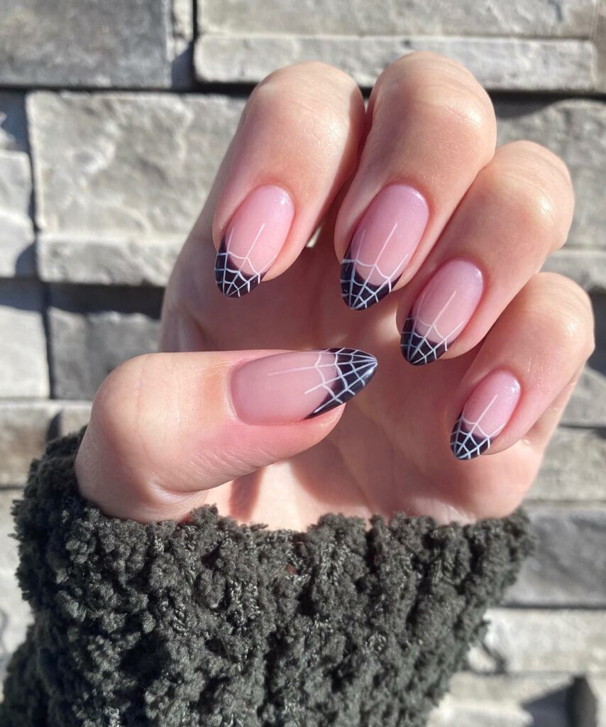 Hearts spider web nails