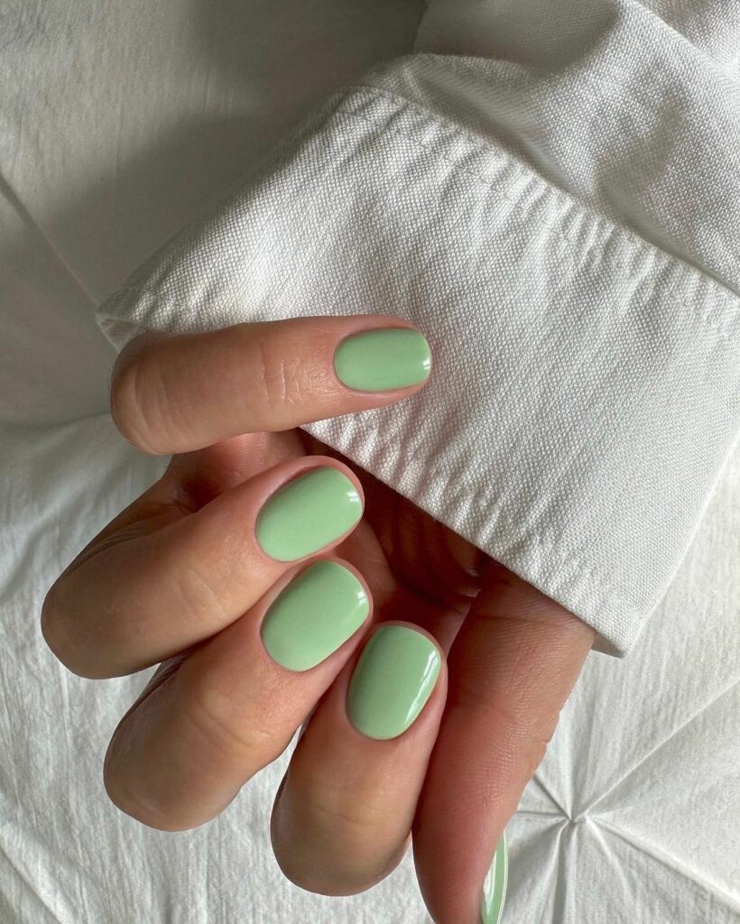 Earthy Matcha Mint Green Nails for a Calm Aesthetic