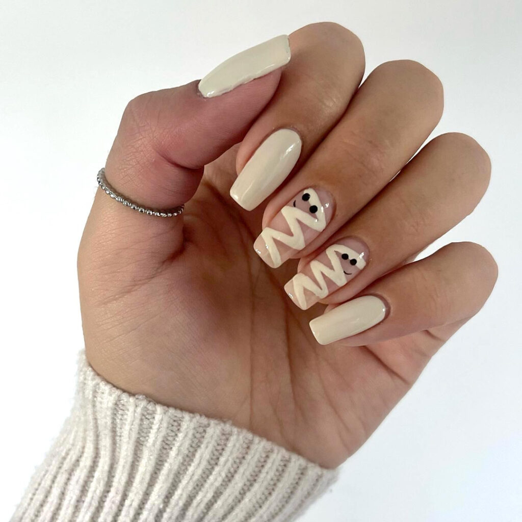 Mummy nails