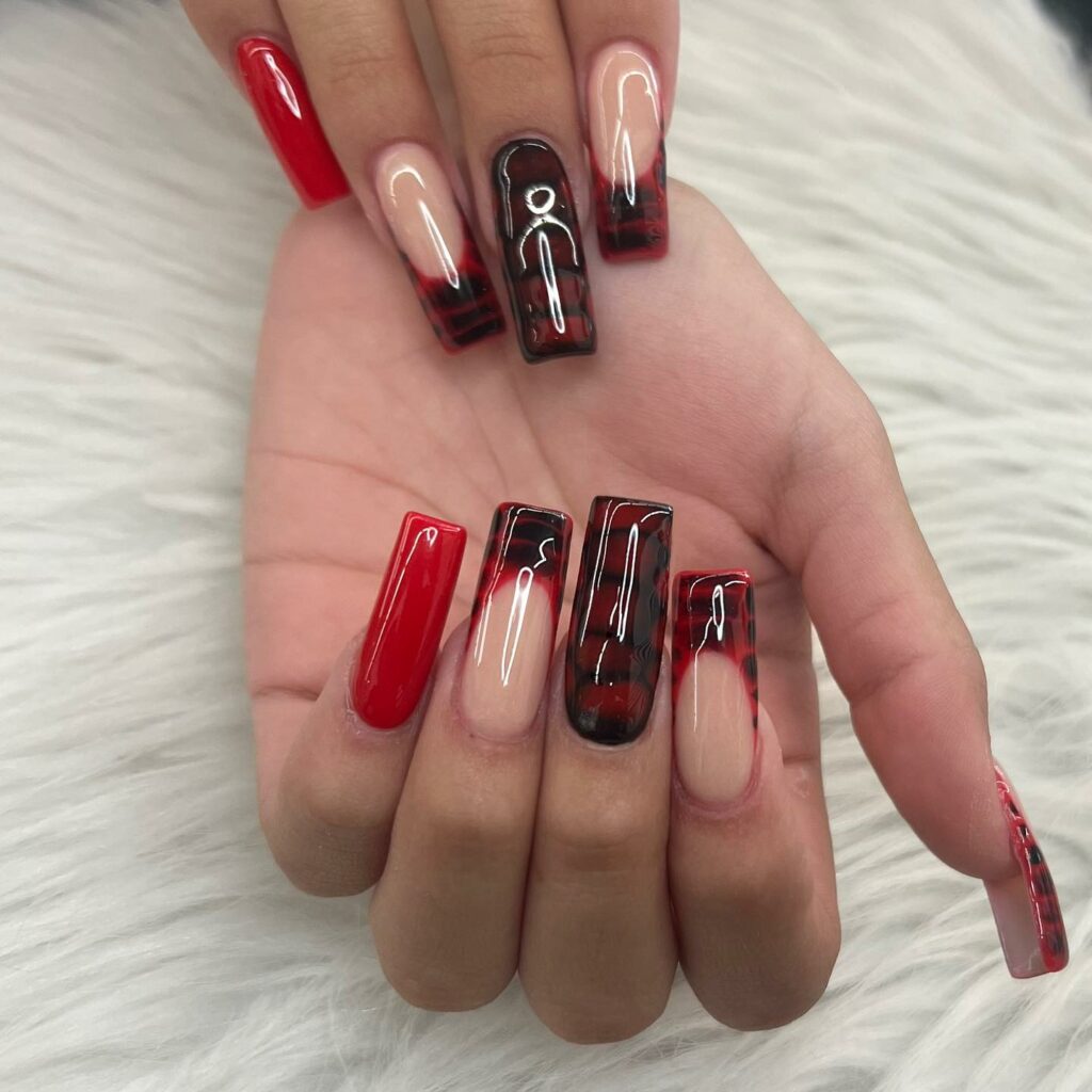 Nail Art Black and Red nails