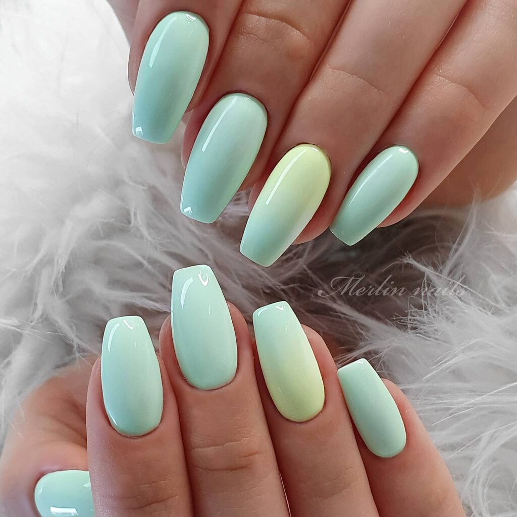 Gradient Ombre Effect on Mint Green Nails