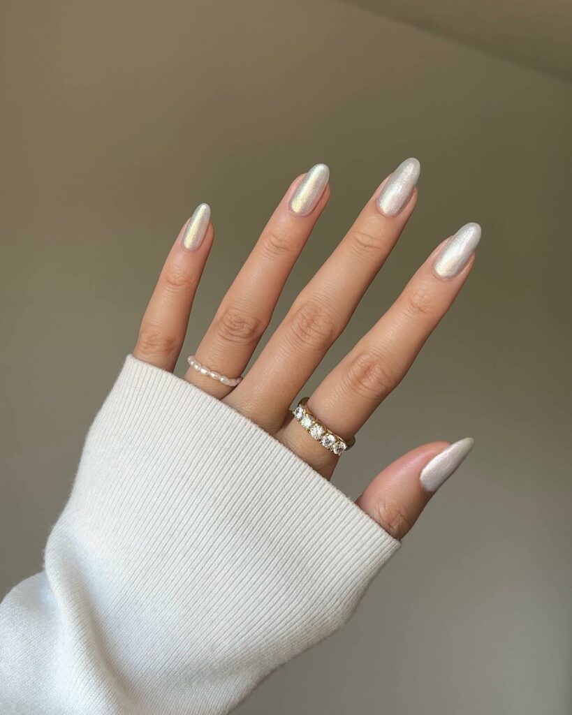 Pearl White Prom Nails for a Luxe Shine