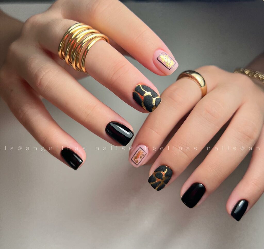 mini Black and Gold Nails