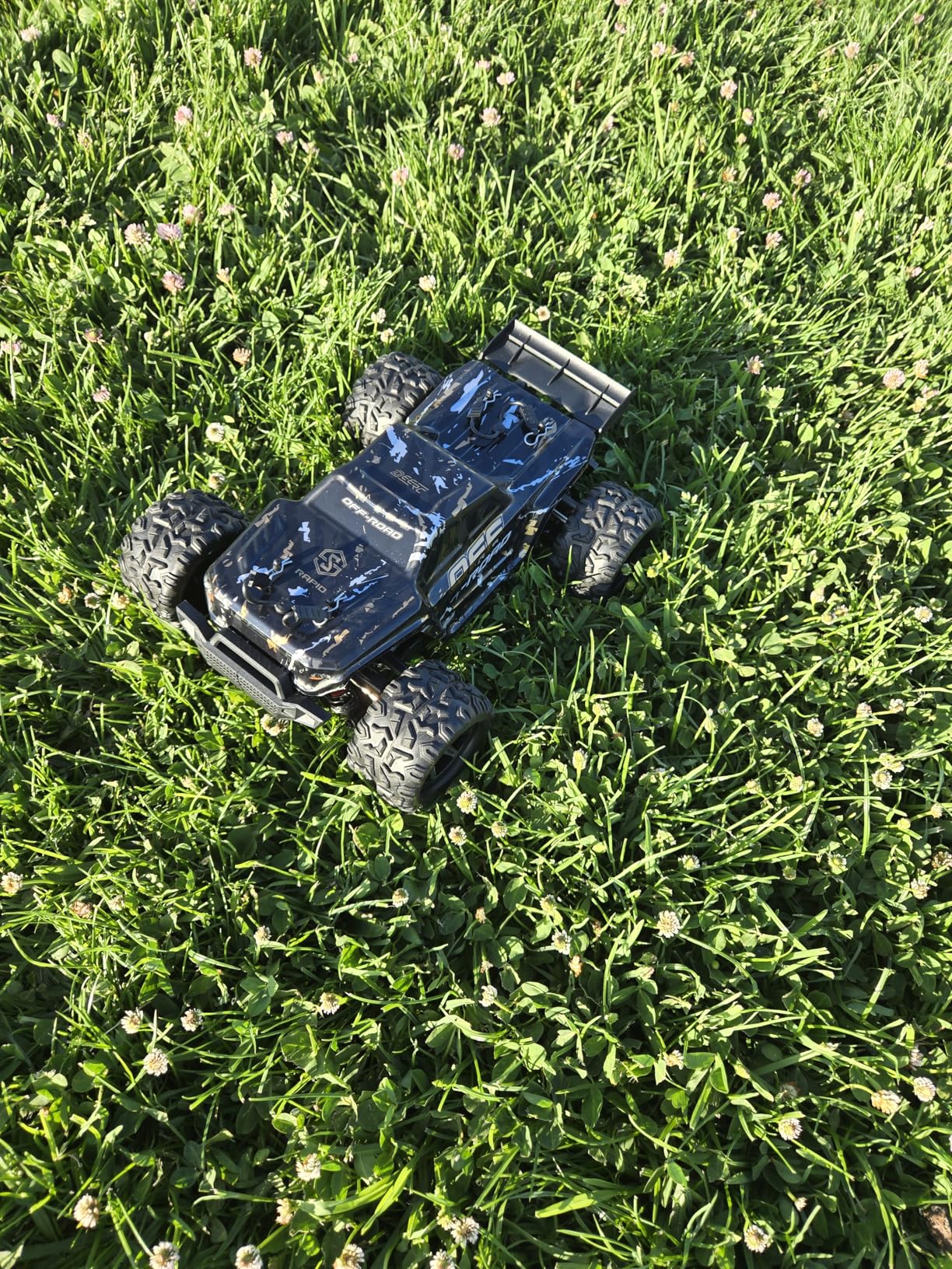 DEERC 9309E 40KPH Monster Truck - Best Fast 4WD Under $100