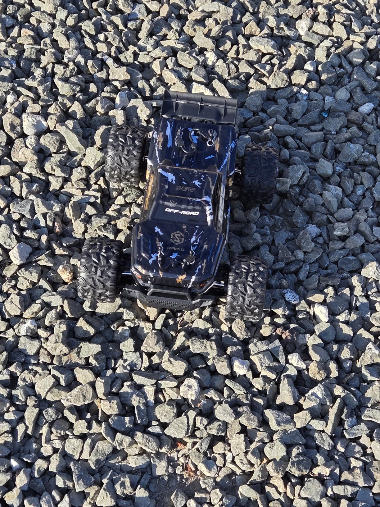 DEERC 9309E 40KPH Monster Truck - Best Fast 4WD Under $100