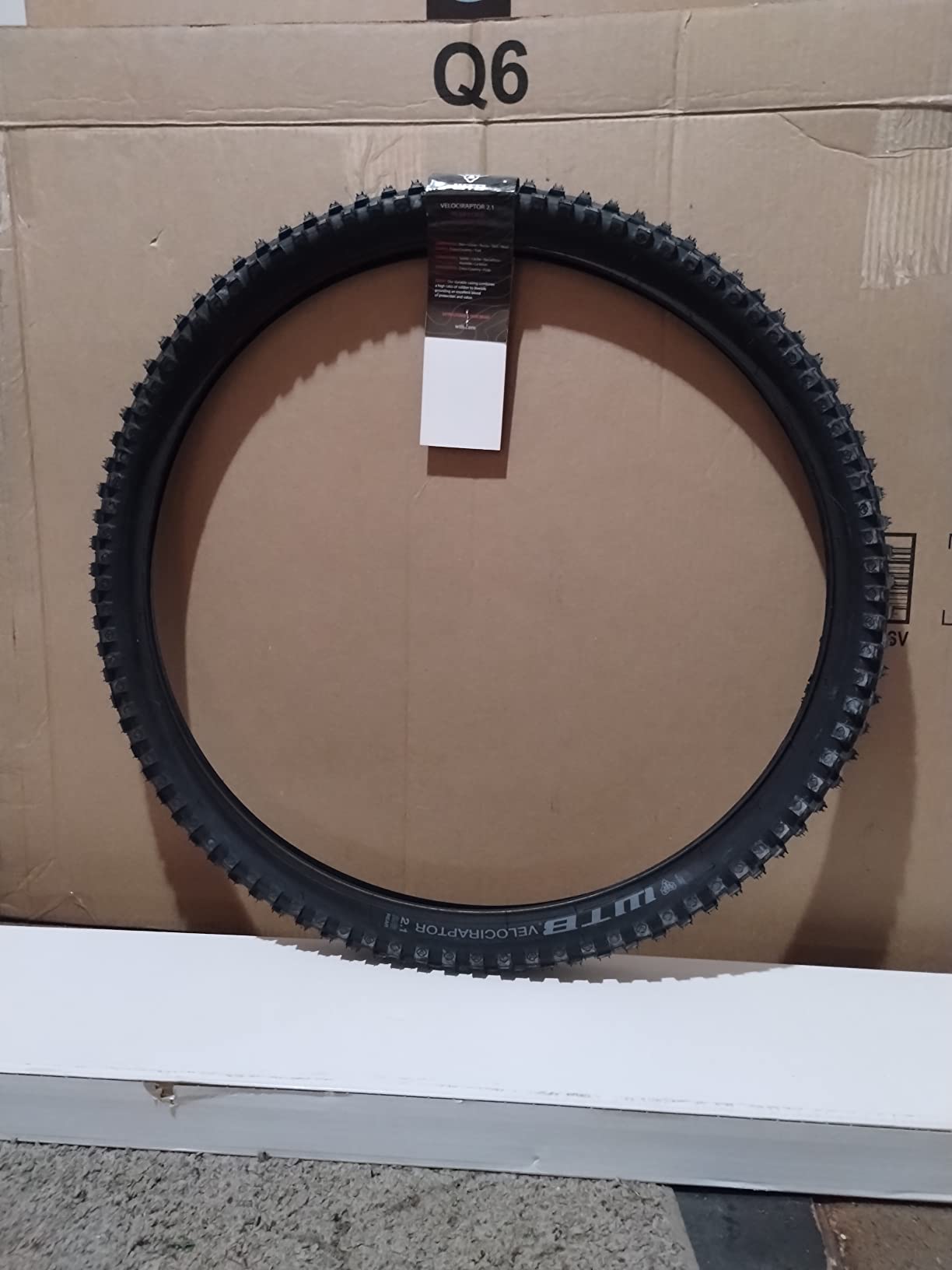 WTB Velociraptor Mountain Bike Tire (26 WTB Velociraptor Mountain Bike Tire (26