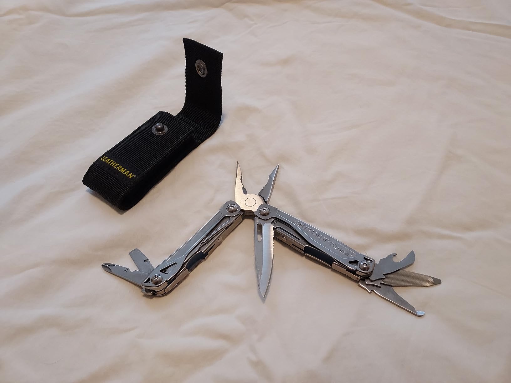 LEATHERMAN, Wingman Multitool with Spring-Action Pliers and Scissors, Stainless Steel with Nylon Sheath Customer Review LEATHERMAN, Wingman Multitool with Spring-Action Pliers and Scissors, Stainless Steel with Nylon Sheath - Customer Photo 1