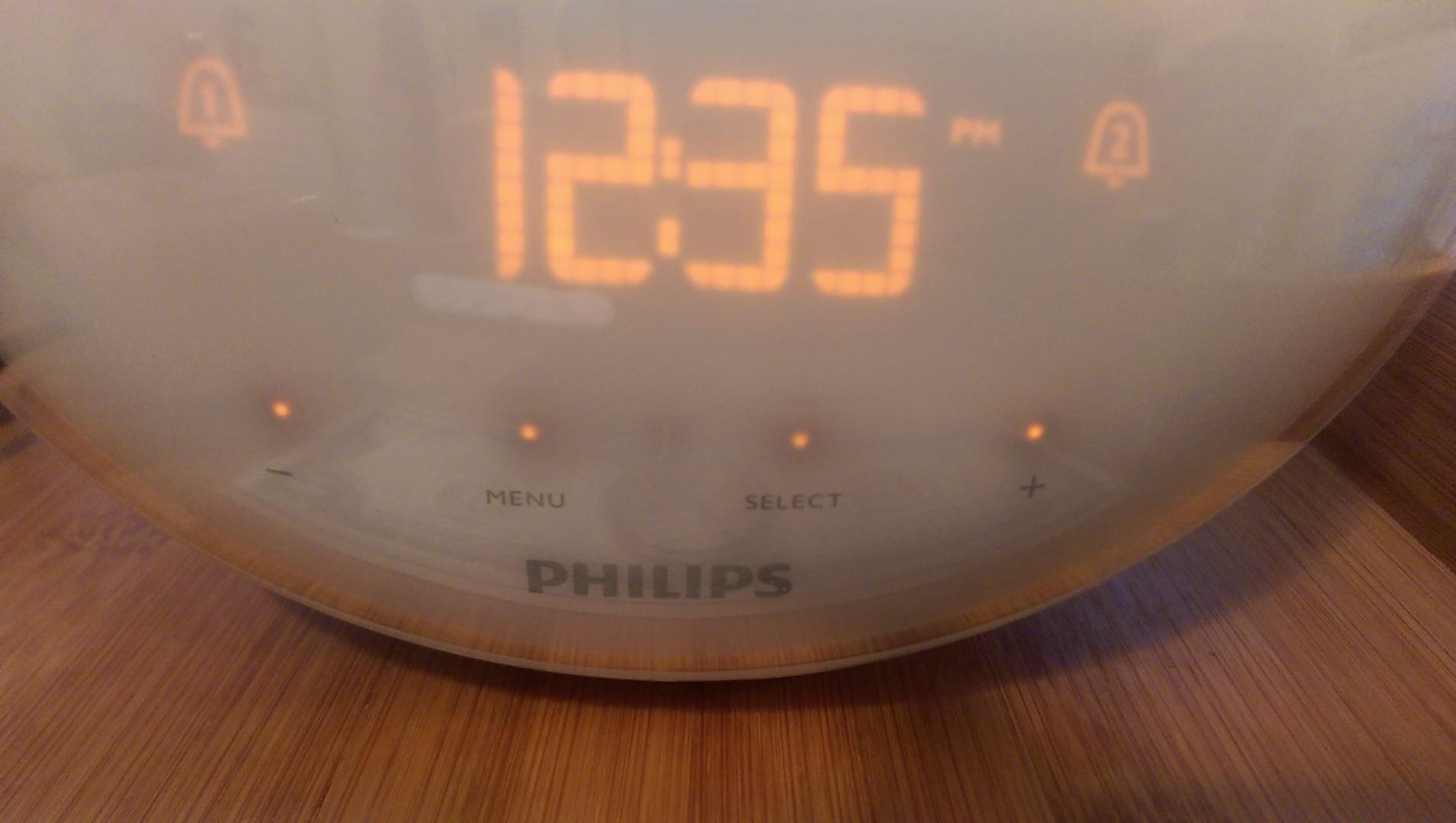 Philips SmartSleep Wake-up Light, Colored Sunrise and Sunset Simulation, 5 Natural Sounds, FM Radio & Reading Lamp, Tap Snooze, HF3520/60 Customer Review Philips SmartSleep Wake-up Light, Colored Sunrise and Sunset Simulation, 5 Natural Sounds, FM Radio & Reading Lamp, Tap Snooze, HF3520/60 - Customer Photo 1