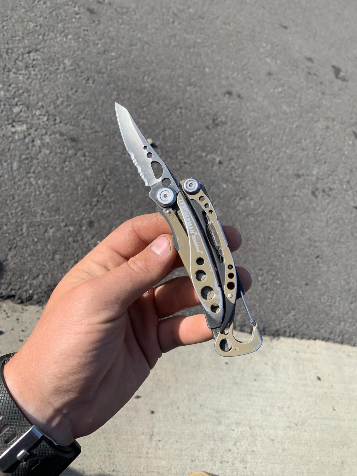 LEATHERMAN, Skeletool, 7-in-1 Lightweight, Minimalist Multi-tool for Everyday Carry (EDC), Home, Garden & Outdoors, Stainless Steel Customer Review LEATHERMAN, Skeletool, 7-in-1 Lightweight, Minimalist Multi-tool for Everyday Carry (EDC), Home, Garden & Outdoors, Stainless Steel - Customer Photo 5