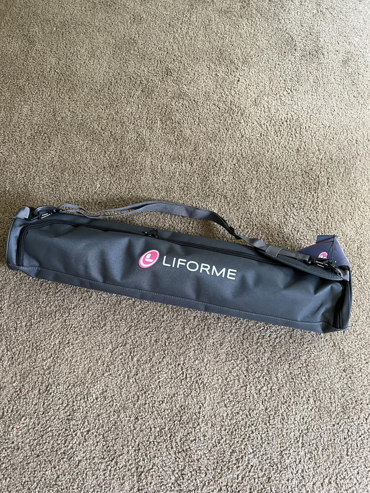 Liforme Original Yoga Mat – Free Yoga Bag Included - Patented Alignment System, Warrior-like Grip, Non-slip, Eco-friendly, sweat-resistant, long, wide, 4.2mm thick mat for comfort Customer Review Liforme Original Yoga Mat – Free Yoga Bag Included - Patented Alignment System, Warrior-like Grip, Non-slip, Eco-friendly, sweat-resistant, long, wide, 4.2mm thick mat for comfort - Customer Photo 4