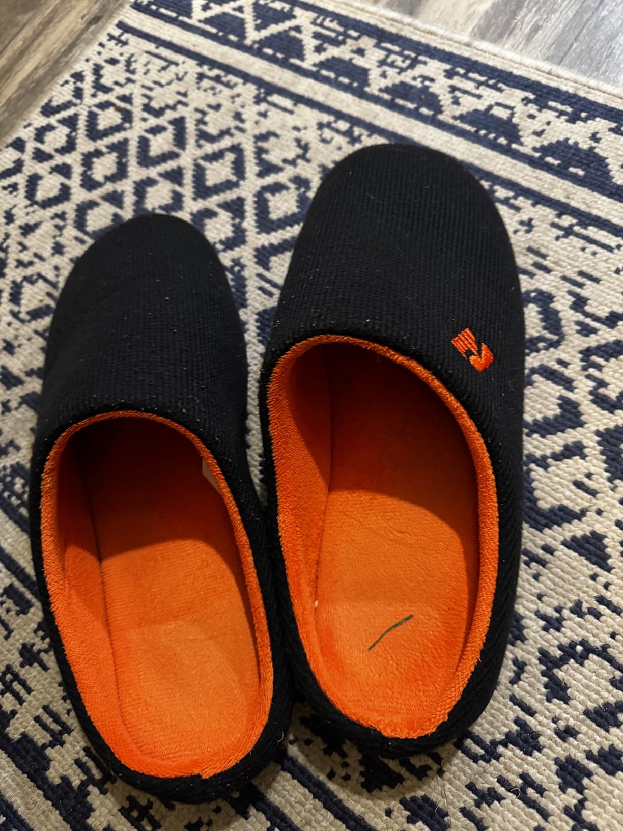 RockDove Men's Original Two-Tone Memory Foam Slipper Customer Review RockDove Men's Original Two-Tone Memory Foam Slipper - Customer Photo 4