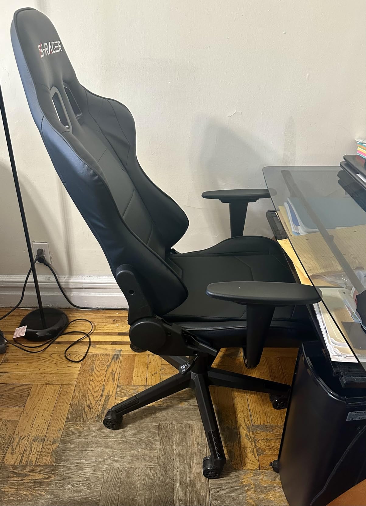 Homall Gaming Chair, Office Chair High Back Computer Chair Leather Desk Chair Racing Executive Ergonomic Adjustable Swivel Task Chair with Headrest and Lumbar Support (White) - Customer Photo 2