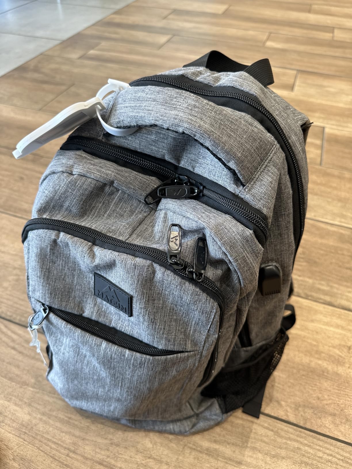 MATEIN Travel Laptop Backpack, Business Anti Theft Slim Sturdy Laptops Backpack with USB Charging Port, Water Resistant College School Computer Bag Gift for Men & Women Fits 15.6 Inch Notebook, Grey Customer Review MATEIN Travel Laptop Backpack, Business Anti Theft Slim Sturdy Laptops Backpack with USB Charging Port, Water Resistant College School Computer Bag Gift for Men & Women Fits 15.6 Inch Notebook, Grey - Customer Photo 4