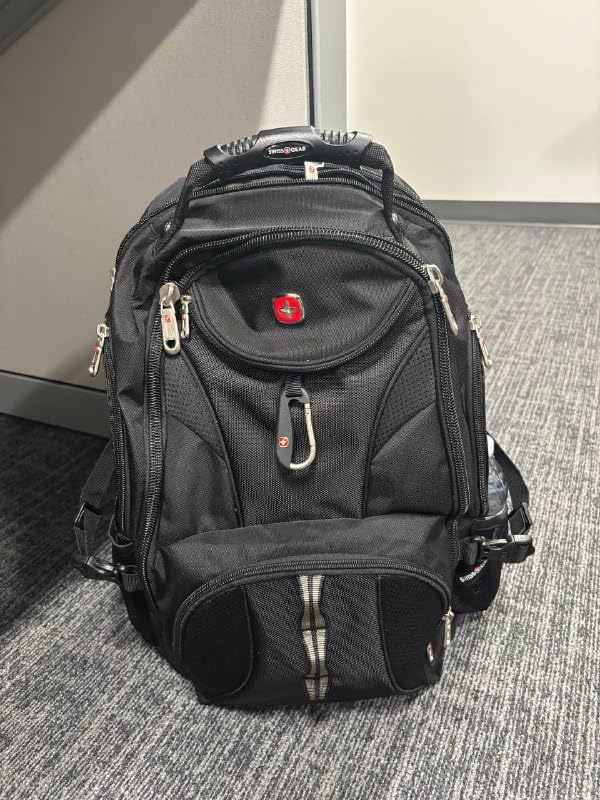 SwissGear 1900 Scansmart TSA 17 Laptop Backpack, Black/Black, 19-Inch Customer Review SwissGear 1900 Scansmart TSA 17 Laptop Backpack, Black/Black, 19-Inch - Customer Photo 1