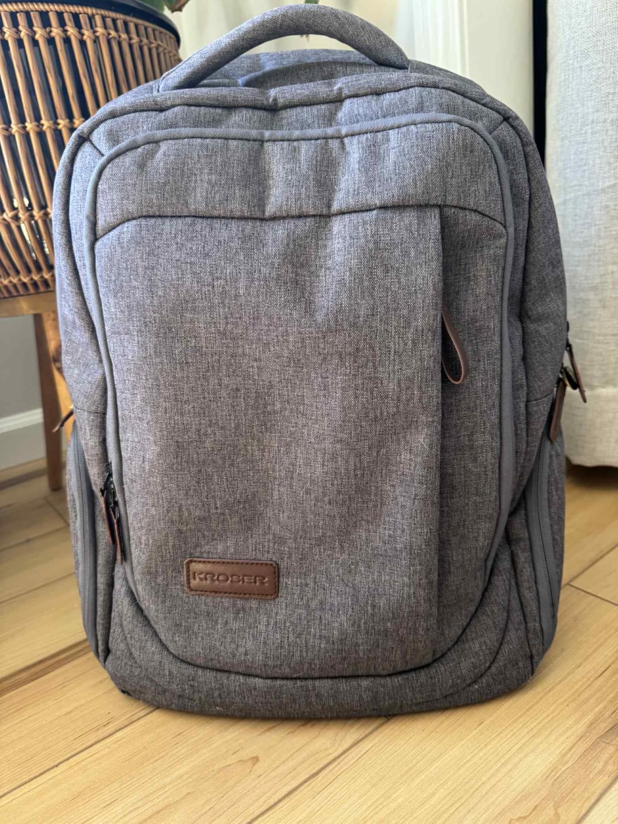 KROSER Laptop Backpack Large Computer Backpack Fits up to 17.3 Inch Laptop with USB Charging Port Water-Repellent Travel Backpack Casual Daypack for Business/College/Women/Men-Charcoal Black Customer Review KROSER Laptop Backpack Large Computer Backpack Fits up to 17.3 Inch Laptop with USB Charging Port Water-Repellent Travel Backpack Casual Daypack for Business/College/Women/Men-Charcoal Black - Customer Photo 1