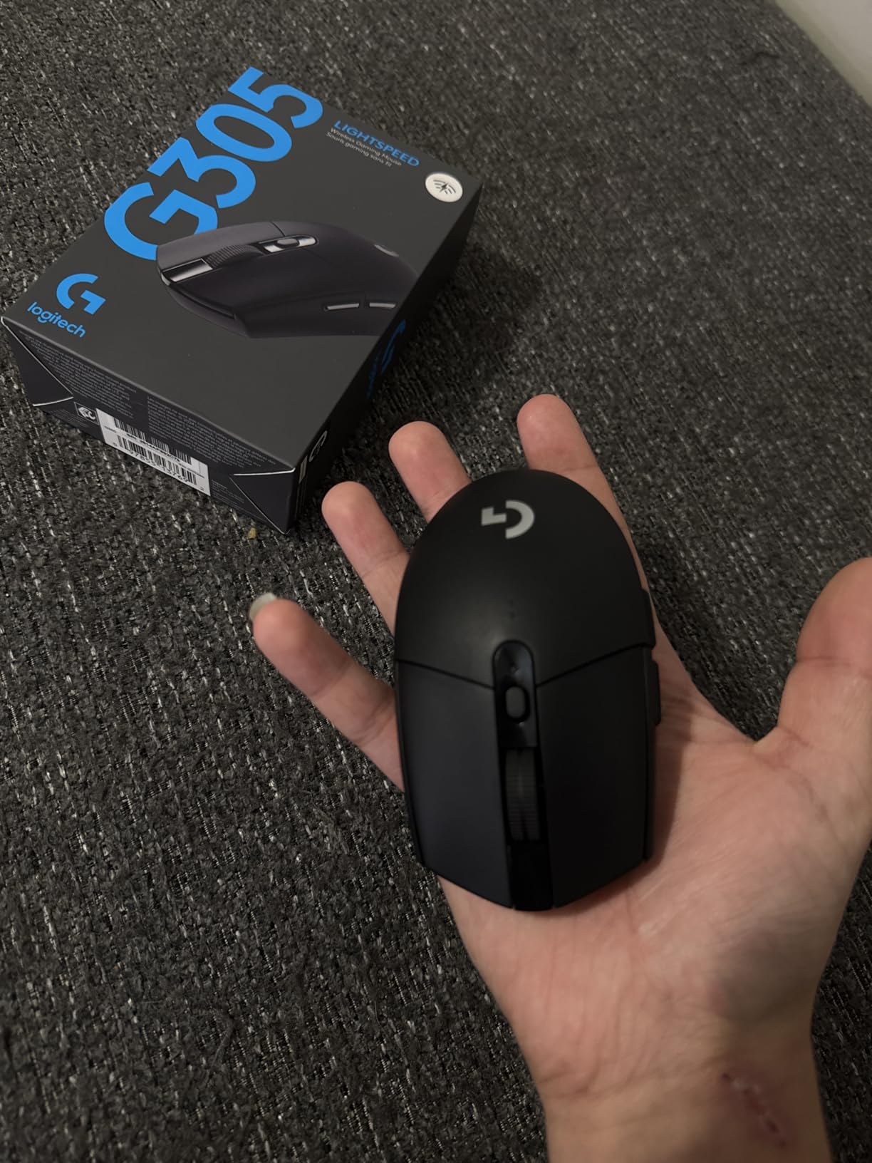 Logitech G305 LIGHTSPEED Wireless Gaming Mouse, Hero 12K Sensor, 12,000 DPI, Lightweight, 6 Programmable Buttons, 250h Battery Life, On-Board Memory, PC/Mac - Black Customer Review Logitech G305 LIGHTSPEED Wireless Gaming Mouse, Hero 12K Sensor, 12,000 DPI, Lightweight, 6 Programmable Buttons, 250h Battery Life, On-Board Memory, PC/Mac - Black - Customer Photo 2