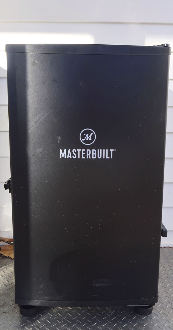 Masterbuilt® 30-inch Digital Electric Vertical BBQ Smoker with Side Wood Chip Loader, Chrome Racks and 710 Cooking Square Inches in Black, Model MB20071117 Customer Review Masterbuilt® 30-inch Digital Electric Vertical BBQ Smoker with Side Wood Chip Loader, Chrome Racks and 710 Cooking Square Inches in Black, Model MB20071117 - Customer Photo 1