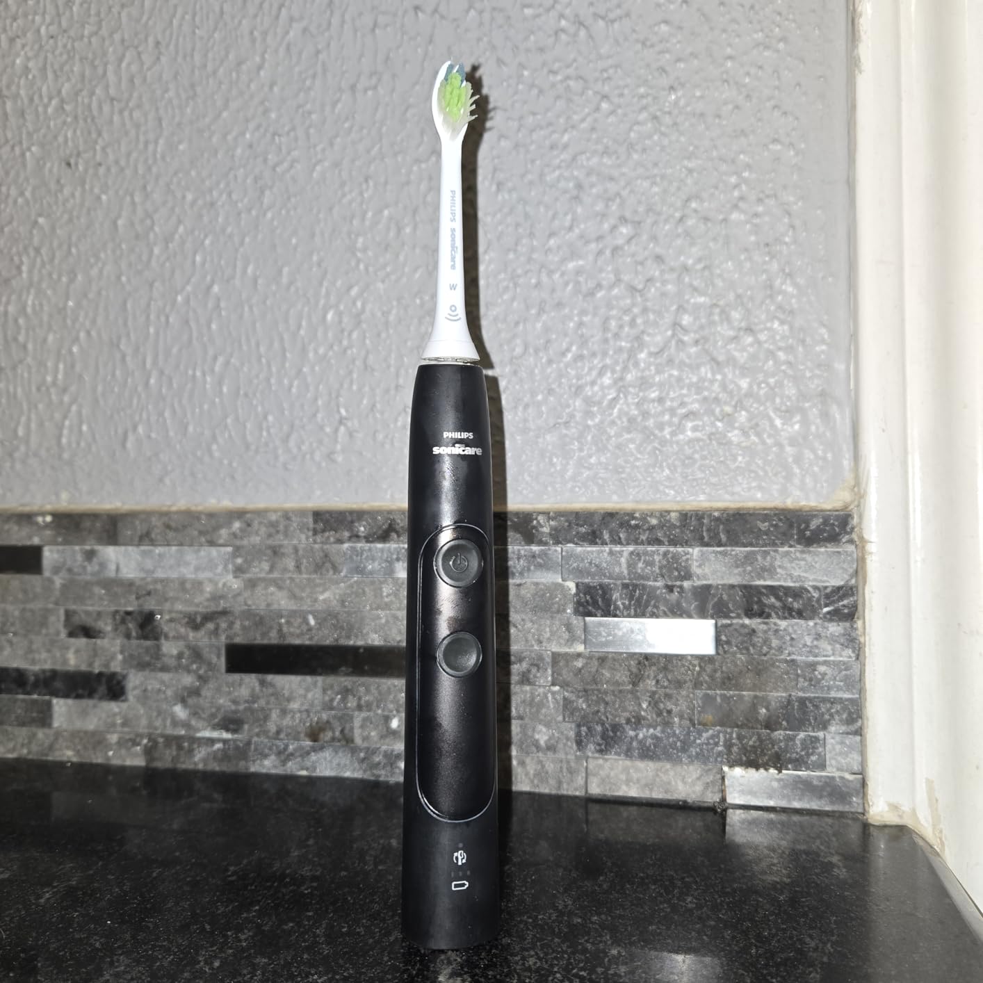 Philips Sonicare ExpertClean 7500 Black, Rechargeable Electric Power Toothbrush, HX9690/05 Customer Review Philips Sonicare ExpertClean 7500 Black, Rechargeable Electric Power Toothbrush, HX9690/05 - Customer Photo 1