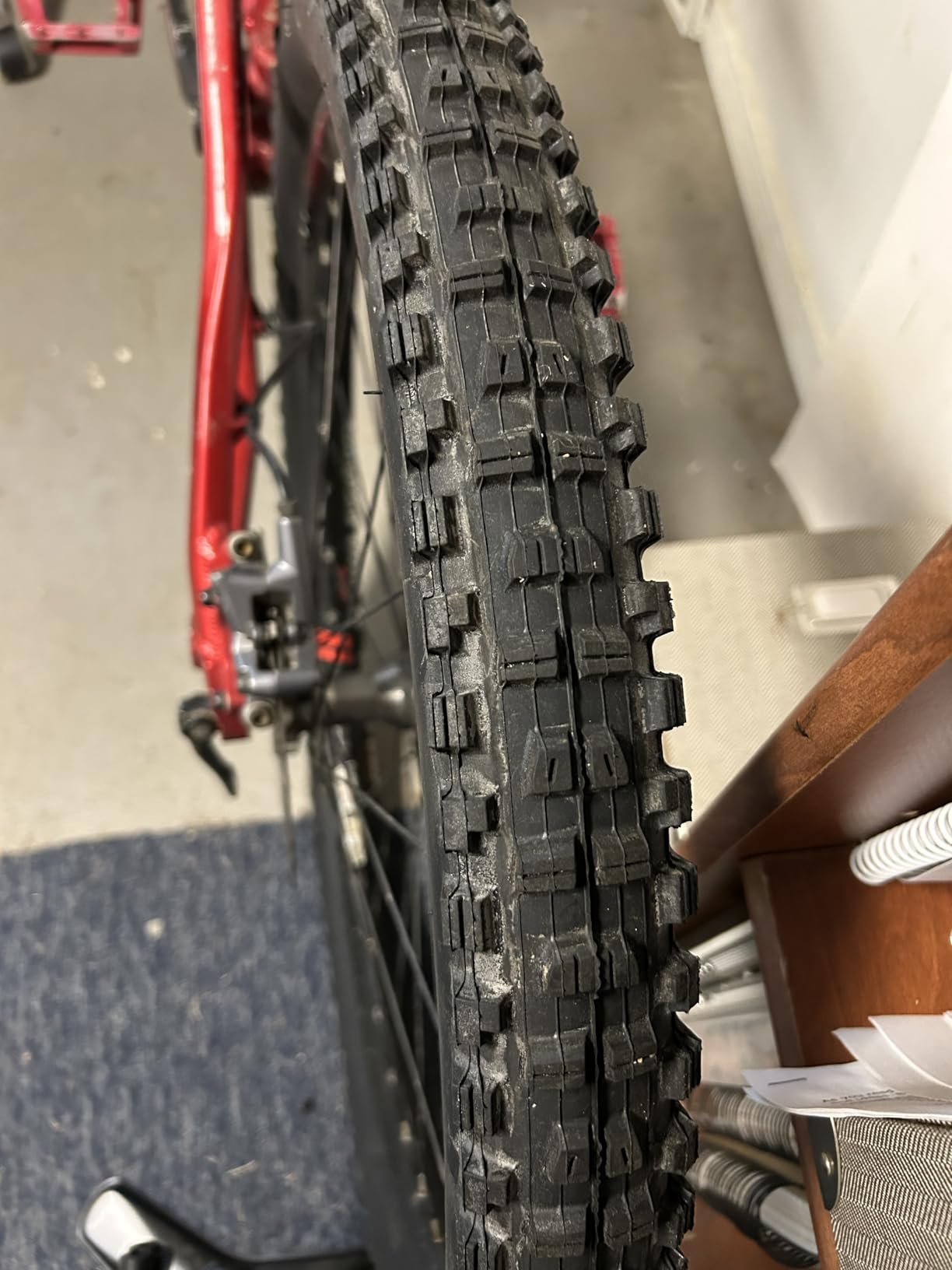 MAXXIS Minion DHR II - Dual Compound - 20, 24, 26, 27.5, 29 - EXO - E25 Rating, Tubeless | Excellent Braking and Cornering Traction in Steep Terrain Customer Review MAXXIS Minion DHR II - Dual Compound - 20, 24, 26, 27.5, 29 - EXO - E25 Rating, Tubeless | Excellent Braking and Cornering Traction in Steep Terrain - Customer Photo 1