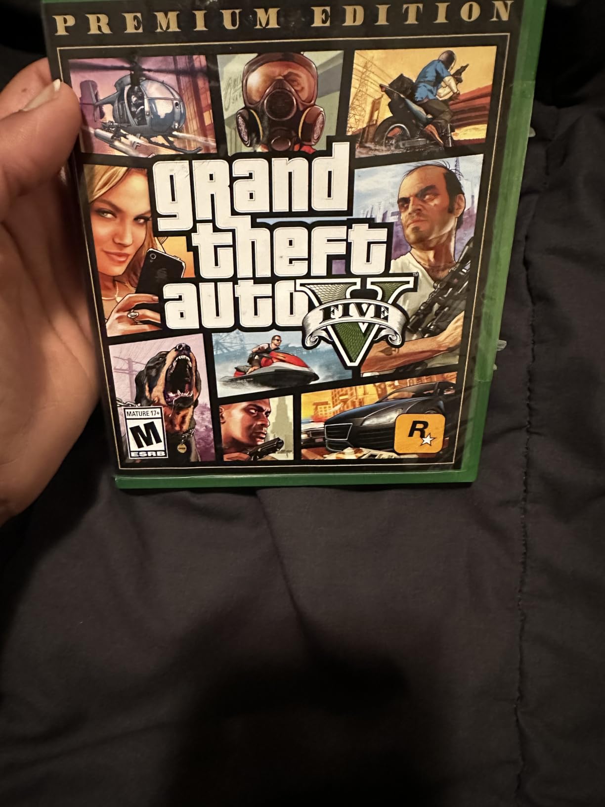 Grand Theft Auto V: Premium Edition (Xbox One) Customer Review Grand Theft Auto V: Premium Edition (Xbox One) - Customer Photo 1