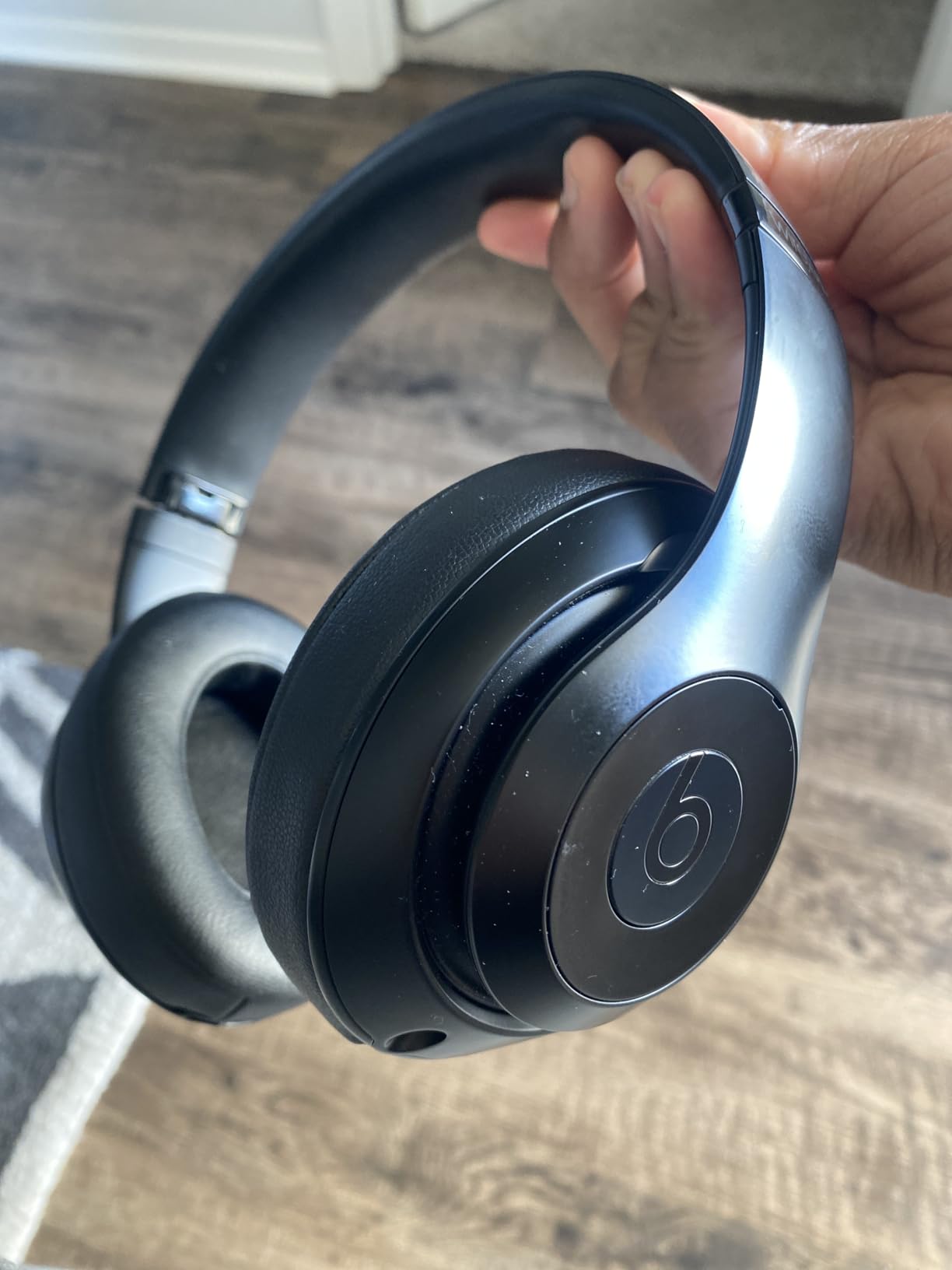 Beats Studio3 Wireless Noise Cancelling Over-Ear Headphones - Apple W1 Headphone Chip, Class 1 Bluetooth, 22 Hours of Listening Time, Built-in Microphone - White Customer Review Beats Studio3 Wireless Noise Cancelling Over-Ear Headphones - Apple W1 Headphone Chip, Class 1 Bluetooth, 22 Hours of Listening Time, Built-in Microphone - White - Customer Photo 1