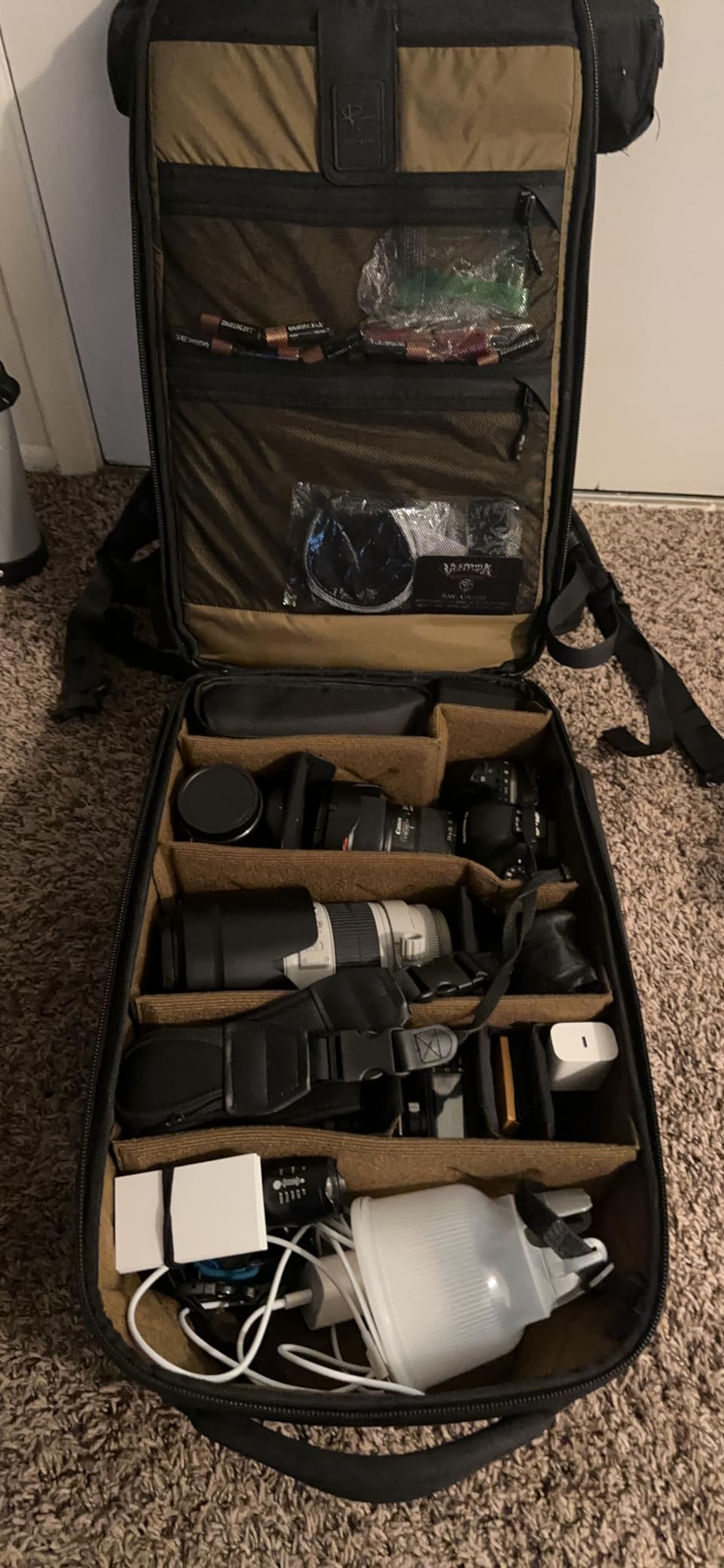 NOMATIC McKinnon Camera Pack- Travel Camera Bag by Peter McKinnon for Photographers, DSLR Camera Backpack for Men and Women Customer Review NOMATIC McKinnon Camera Pack- Travel Camera Bag by Peter McKinnon for Photographers, DSLR Camera Backpack for Men and Women - Customer Photo 4