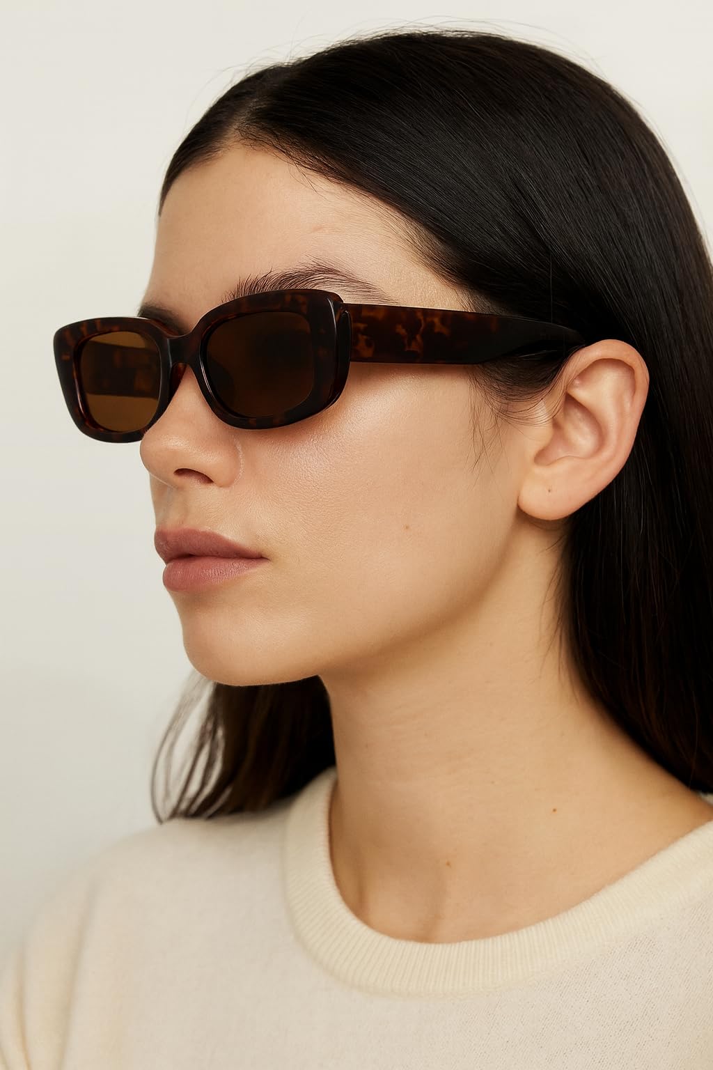 BUTABY Rectangle Sunglasses for Women Retro Driving Glasses 90's Vintage Fashion Narrow Square Frame UV400 Protection Customer Review BUTABY Rectangle Sunglasses for Women Retro Driving Glasses 90's Vintage Fashion Narrow Square Frame UV400 Protection - Customer Photo 1