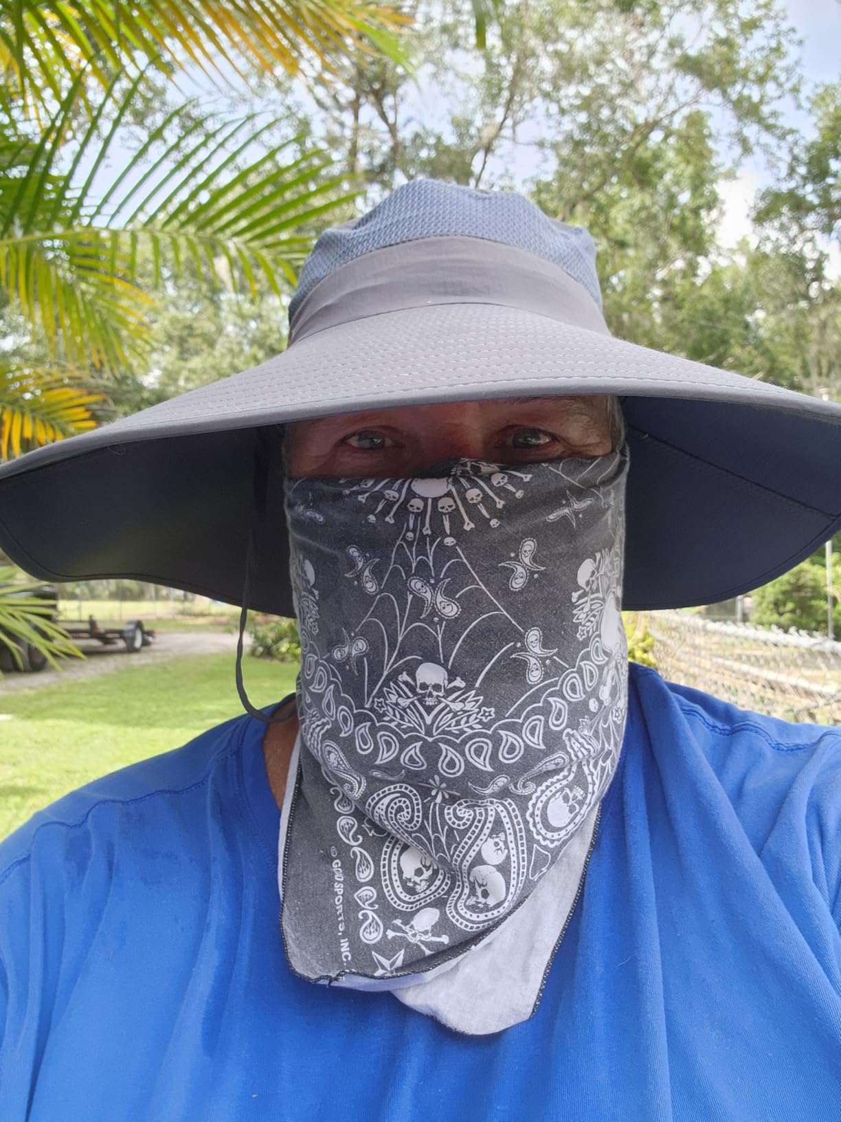 Super Wide Brim Bucket Hat UPF50+ Waterproof Sun Hat for Fishing Hiking Camping Customer Review Super Wide Brim Bucket Hat UPF50+ Waterproof Sun Hat for Fishing Hiking Camping - Customer Photo 1