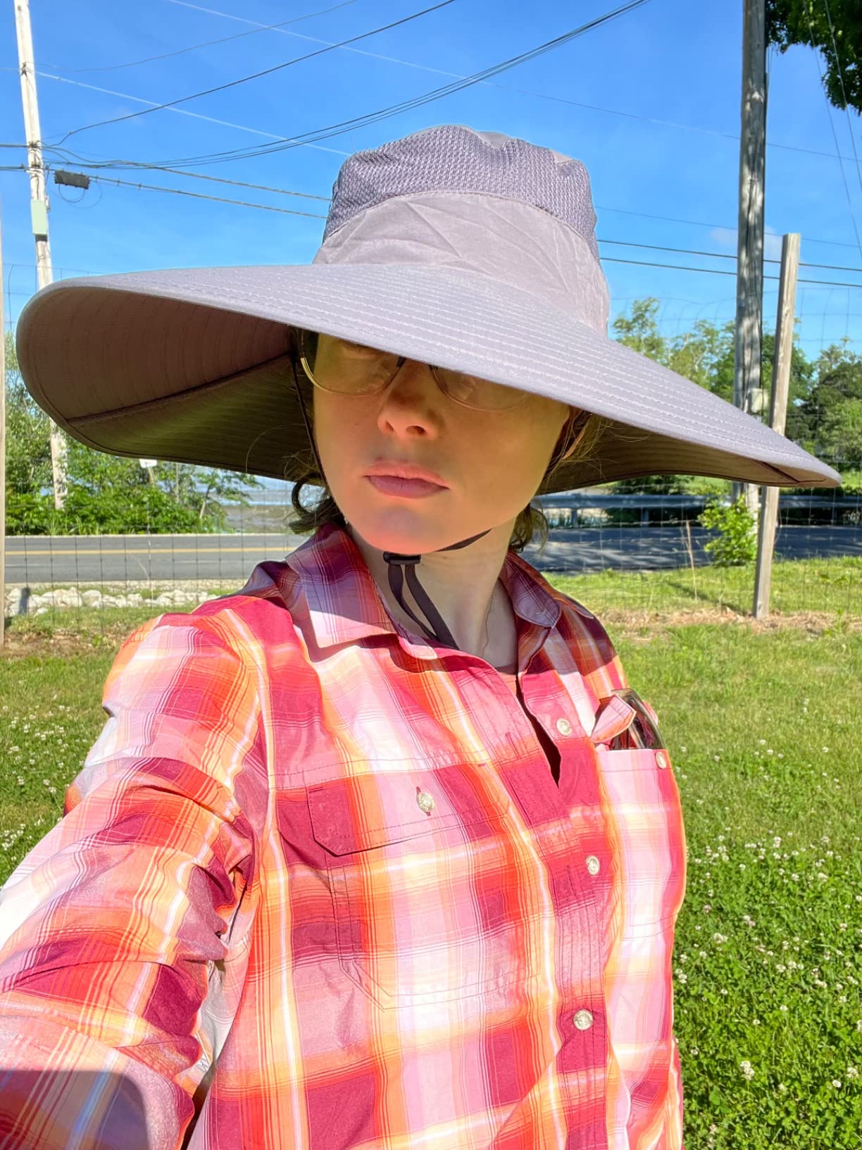 Super Wide Brim Bucket Hat UPF50+ Waterproof Sun Hat for Fishing Hiking Camping Customer Review Super Wide Brim Bucket Hat UPF50+ Waterproof Sun Hat for Fishing Hiking Camping - Customer Photo 5