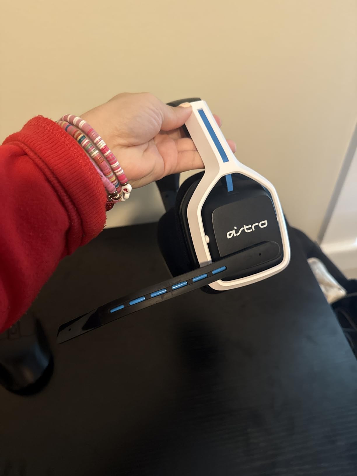 ASTRO Gaming A20 Wireless Headset Gen 2 for Xbox Series X | S, Xbox One, PC & Mac - White /Green Customer Review ASTRO Gaming A20 Wireless Headset Gen 2 for Xbox Series X | S, Xbox One, PC & Mac - White /Green - Customer Photo 1