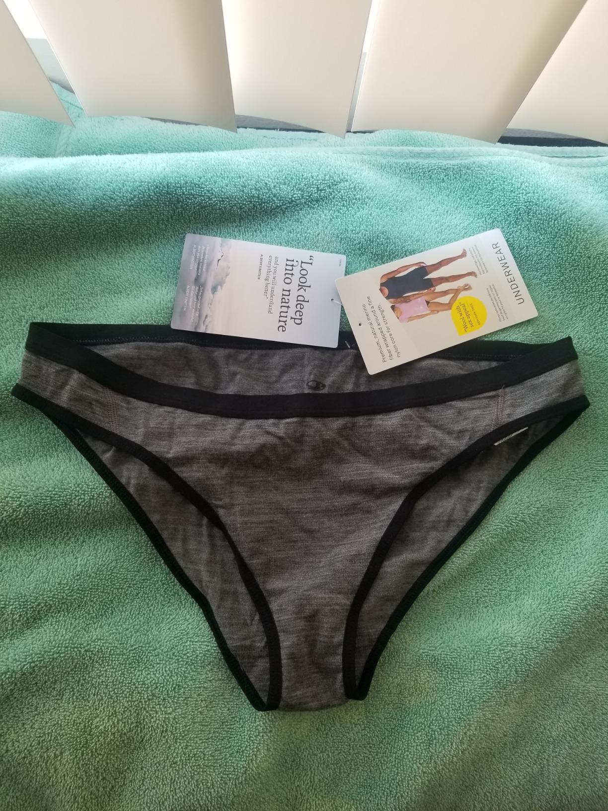 Icebreaker Merino Women's Siren Bikini Customer Review Icebreaker Merino Women's Siren Bikini - Customer Photo 1