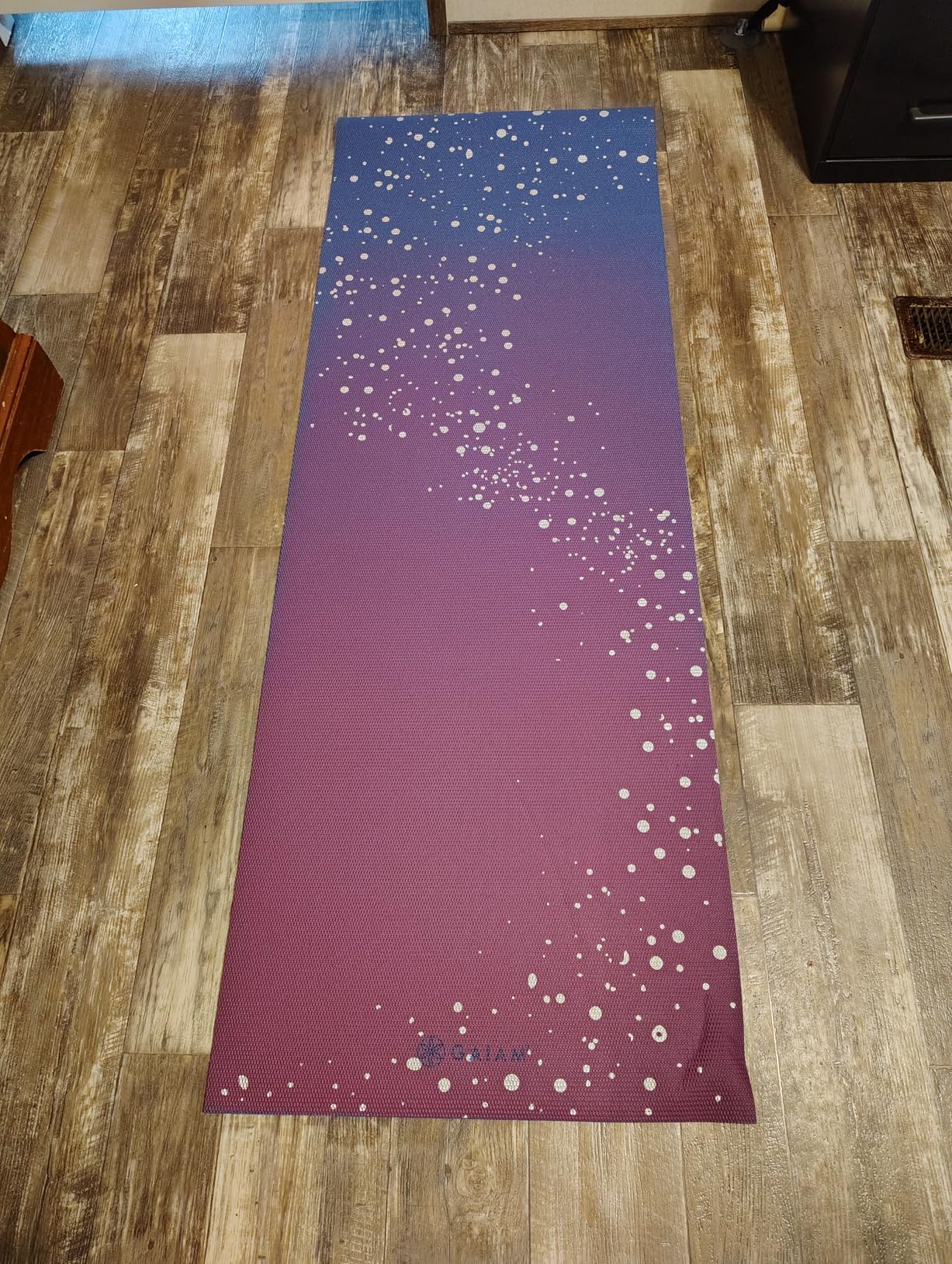 Gaiam Yoga Mat - Premium 6mm Print Extra Thick Non Slip Exercise & Fitness Mat for All Types of Yoga, Pilates & Floor Workouts (68 Gaiam Yoga Mat - Premium 6mm Print Extra Thick Non Slip Exercise & Fitness Mat for All Types of Yoga, Pilates & Floor Workouts (68