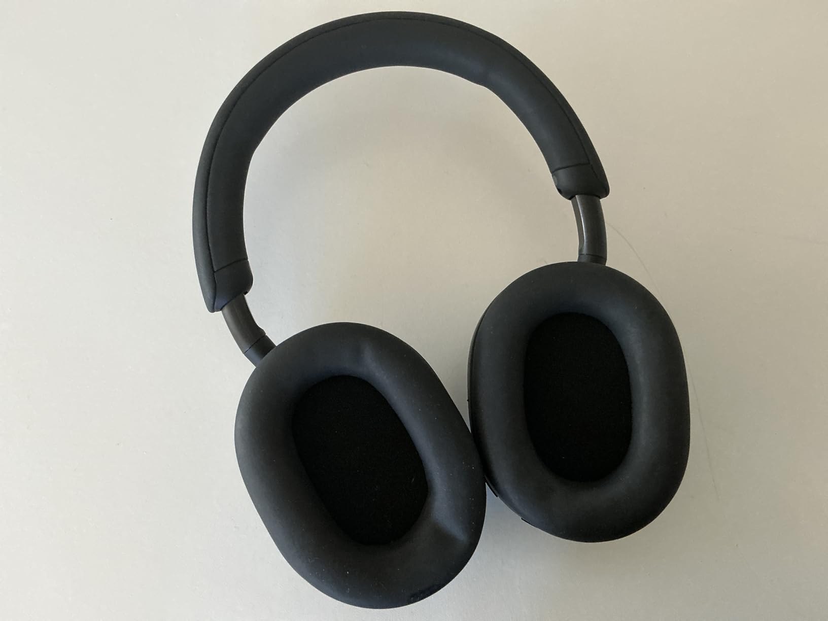 Sony WH-1000XM5 Premium Noise Canceling Headphones, Auto NC Optimizer, 30-Hour Battery, Alexa Voice Control, Black Customer Review Sony WH-1000XM5 Premium Noise Canceling Headphones, Auto NC Optimizer, 30-Hour Battery, Alexa Voice Control, Black - Customer Photo 1