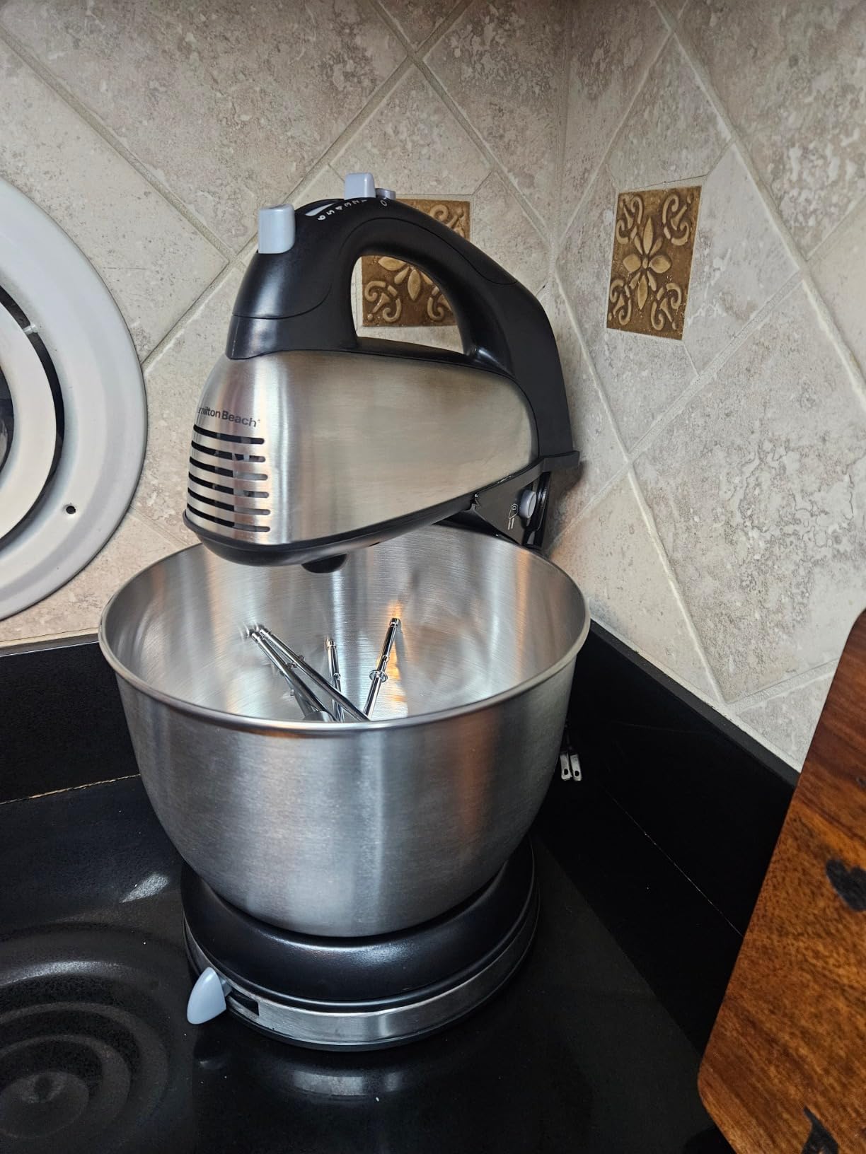Hamilton Beach Classic Stand and Hand Mixer, 4 Quarts, 6 Speeds with QuickBurst, Bowl Rest, 290 Watts Peak Power, Blue (64658) Customer Review Hamilton Beach Classic Stand and Hand Mixer, 4 Quarts, 6 Speeds with QuickBurst, Bowl Rest, 290 Watts Peak Power, Blue (64658) - Customer Photo 2