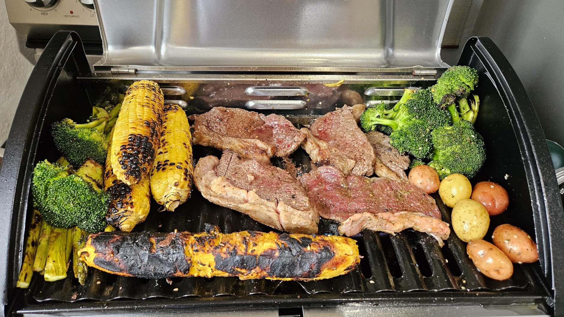 Cuisinart Grillster Portable Gas Grill, Stainless Steel Compact BBQ Grill with Locking Lid for Easy Transport, 8000 BTU Propane Grill with Dishwasher Safe Cooking Grate, Small Grill for Camping & BBQ Customer Review Cuisinart Grillster Portable Gas Grill, Stainless Steel Compact BBQ Grill with Locking Lid for Easy Transport, 8000 BTU Propane Grill with Dishwasher Safe Cooking Grate, Small Grill for Camping & BBQ - Customer Photo 2