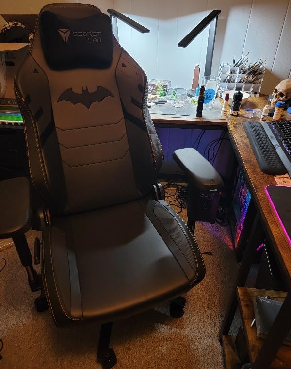 Secretlab Titan Evo Dark Knight Gaming Chair - Reclining, Ergonomic, Comfortable Computer Chair with 4D Armrests, Headrest & Lumbar Support - Small - Black - Leatherette - Customer Photo 1
