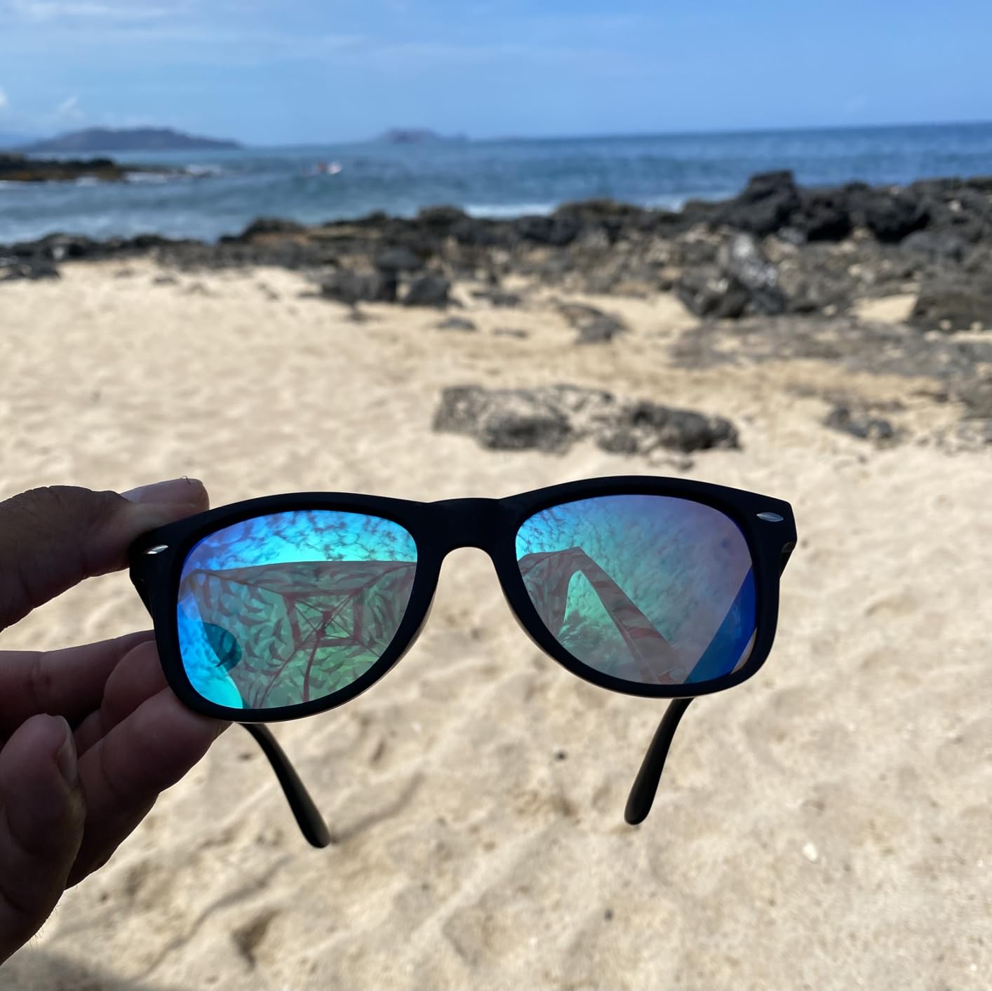 FEIDUSUN Sunglasses Men Polarized Sunglasses for Mens and Womens,Black Retro Sun Glasses Driving Fishing UV Protection Customer Review FEIDUSUN Sunglasses Men Polarized Sunglasses for Mens and Womens,Black Retro Sun Glasses Driving Fishing UV Protection - Customer Photo 3