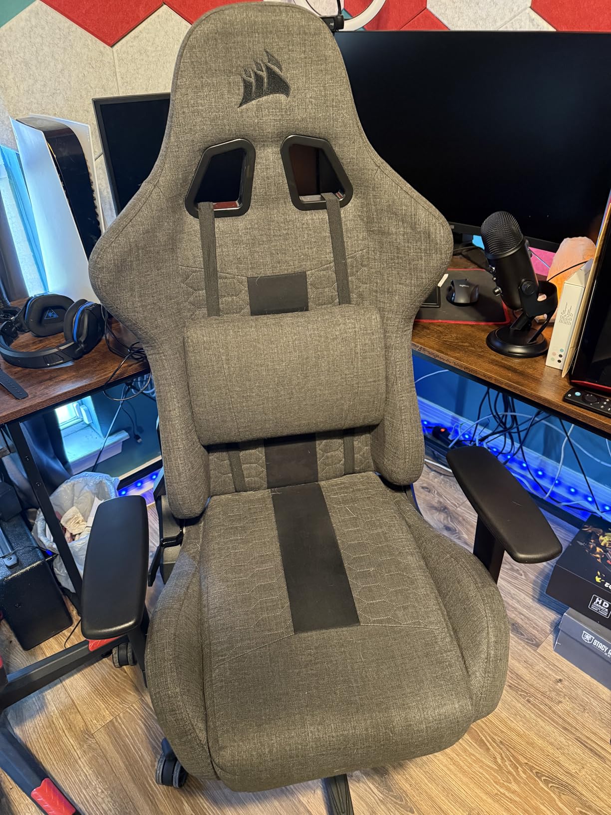 Corsair TC100 Relaxed Gaming Chair - Fabric - Racing-Inspired Design - Lumbar Pillow - Detachable Memory Foam Neck Pillow - Adjustable Seat Height - Adjustable Armrests - Gray and Black - Customer Photo 1