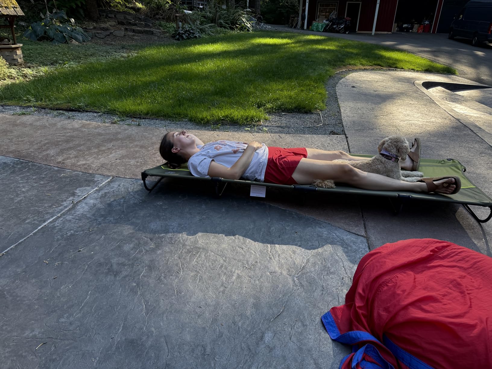 TIMBER RIDGE 20-Second Quick Set-Up Camping Cot, Lightweight Aluminum Folding Cot with Zipper Closure, Portable Carry Bag Included for Camping, Travel and Outdoors, Support up to 225lbs, Blue Customer Review TIMBER RIDGE 20-Second Quick Set-Up Camping Cot, Lightweight Aluminum Folding Cot with Zipper Closure, Portable Carry Bag Included for Camping, Travel and Outdoors, Support up to 225lbs, Blue - Customer Photo 1