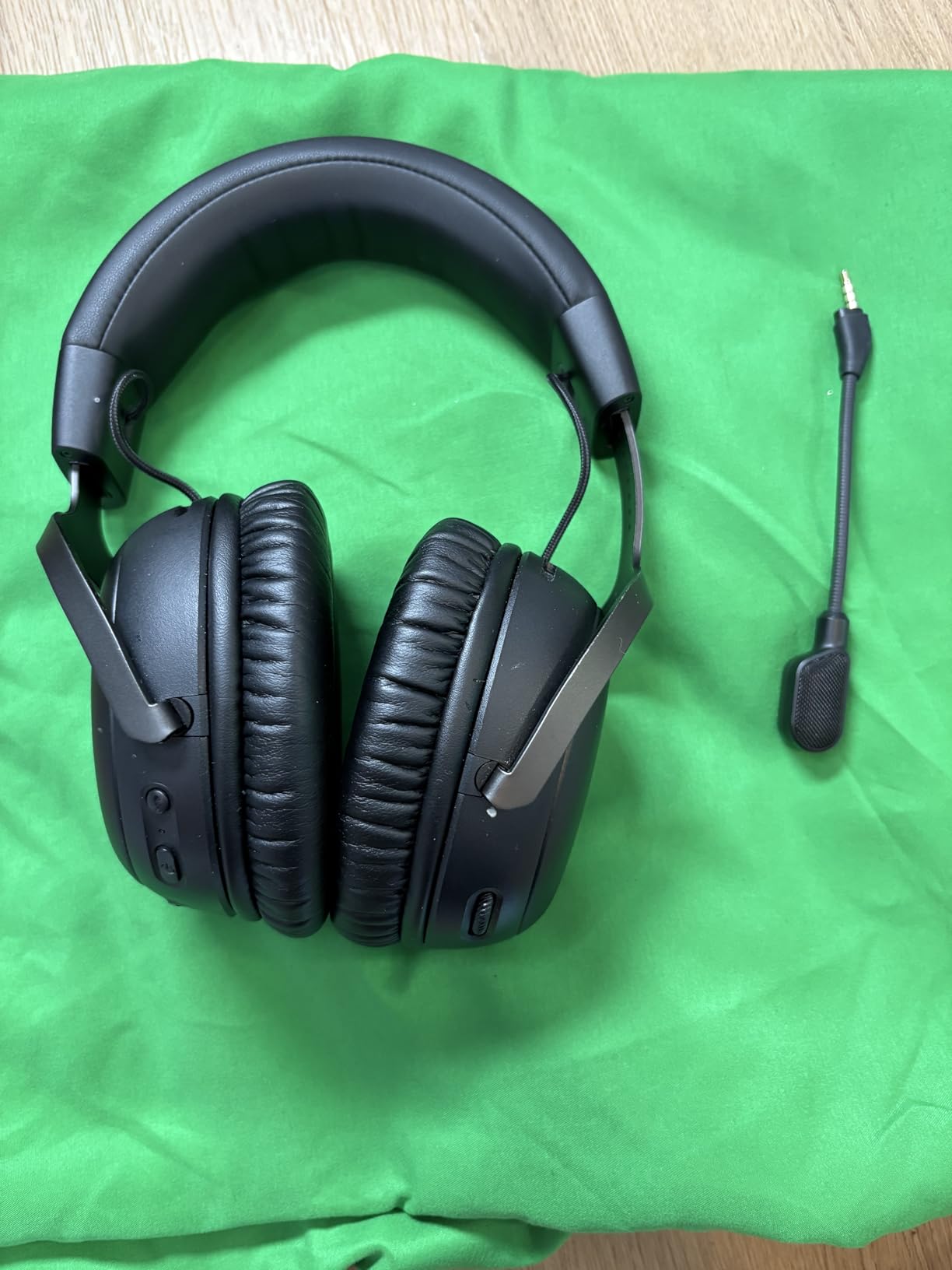 HyperX Cloud III – Wired Gaming Headset, PC, PS5, Xbox Series X|S, Angled 53mm Drivers, DTS Spatial Audio, Memory Foam, Durable Frame, Ultra-Clear 10mm Mic, USB-C, USB-A, 3.5mm – Black Customer Review HyperX Cloud III – Wired Gaming Headset, PC, PS5, Xbox Series X|S, Angled 53mm Drivers, DTS Spatial Audio, Memory Foam, Durable Frame, Ultra-Clear 10mm Mic, USB-C, USB-A, 3.5mm – Black - Customer Photo 3