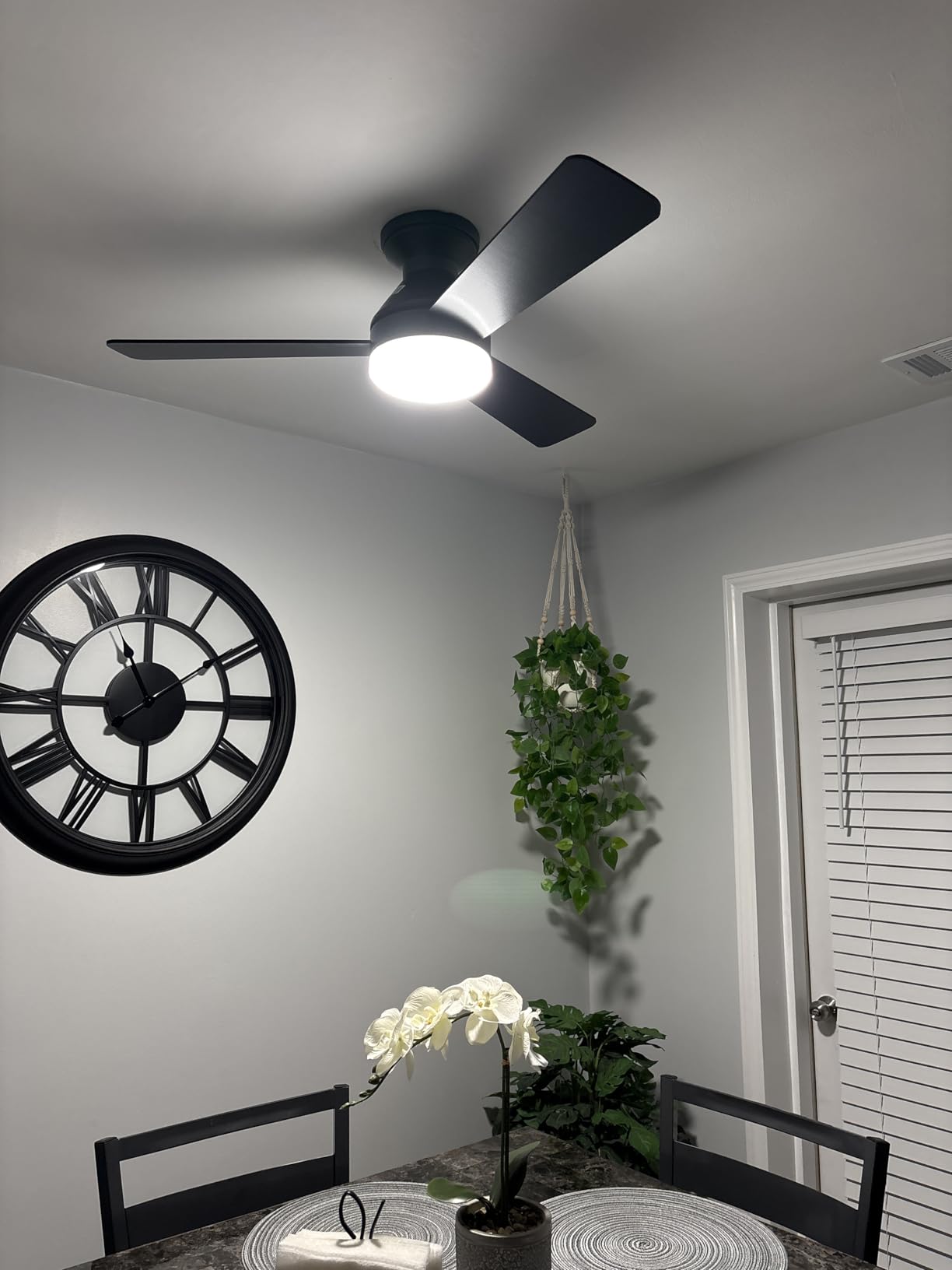 Amico Ceiling Fans with Lights, 42 inch Low Profile Ceiling fan with Light and Remote Control, Flush Mount, Reversible, 3CCT, Dimmable, Noiseless, Black Ceiling Fan for Bedroom, Indoor/Outdoor Use Customer Review Amico Ceiling Fans with Lights, 42 inch Low Profile Ceiling fan with Light and Remote Control, Flush Mount, Reversible, 3CCT, Dimmable, Noiseless, Black Ceiling Fan for Bedroom, Indoor/Outdoor Use - Customer Photo 1